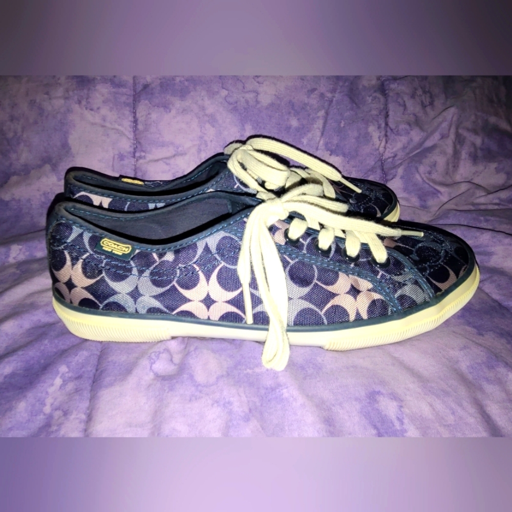 Coach Women's Blue and Cream Patterned Sneakers